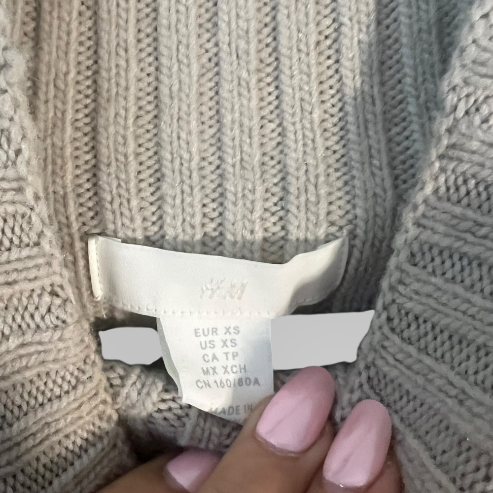H&M Cowl Neck Sweater with Ribbed Texture - Picture 2 of 2